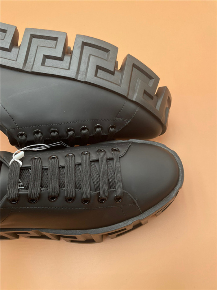 VRCE Sneaker