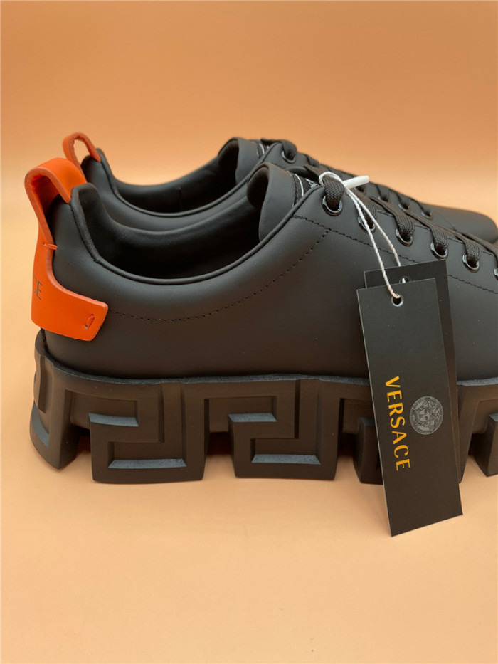 VRCE Sneaker
