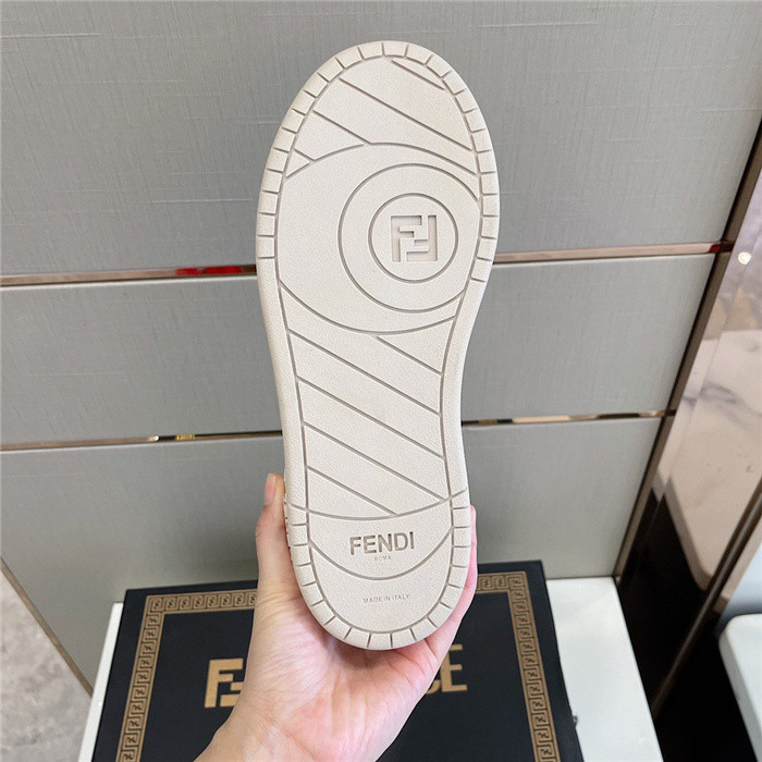 VRCE Sneaker