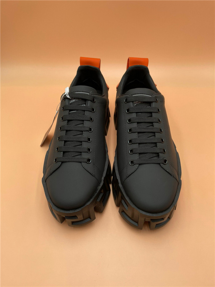VRCE Sneaker